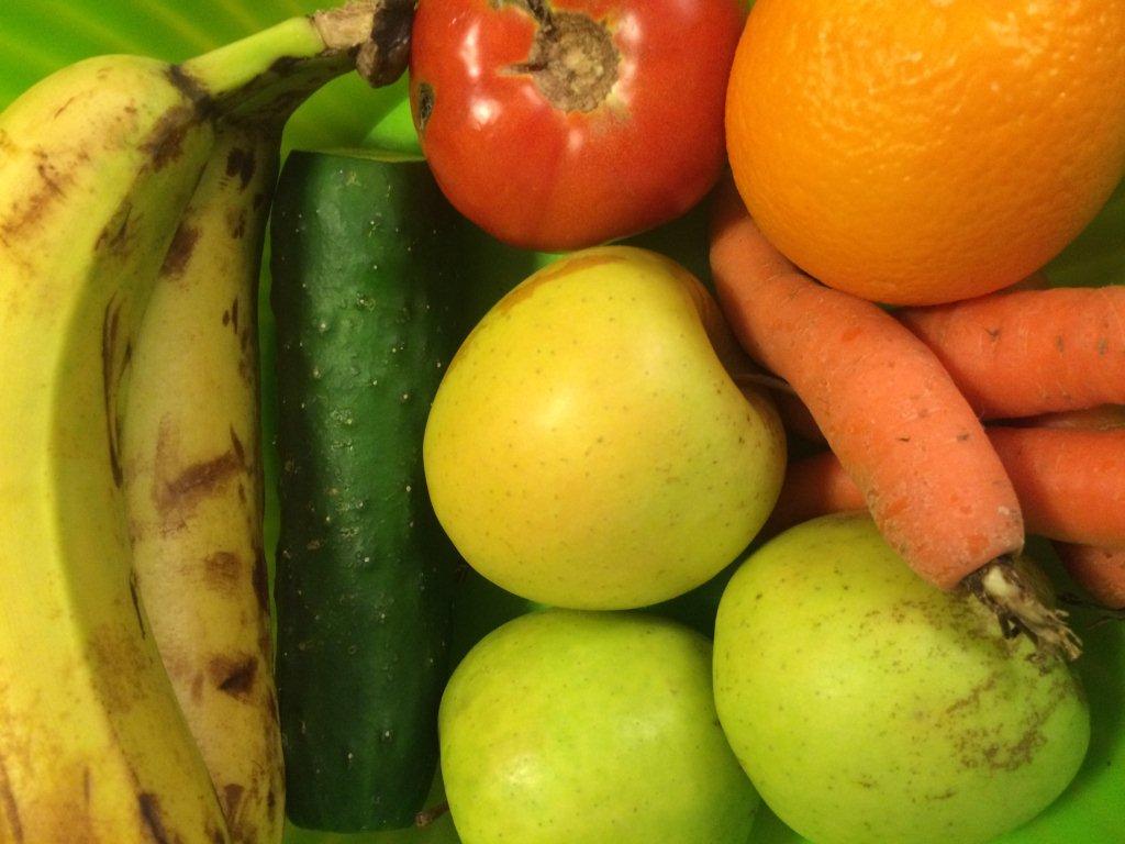 Frutta per pappagalli ed uccelli frugivori